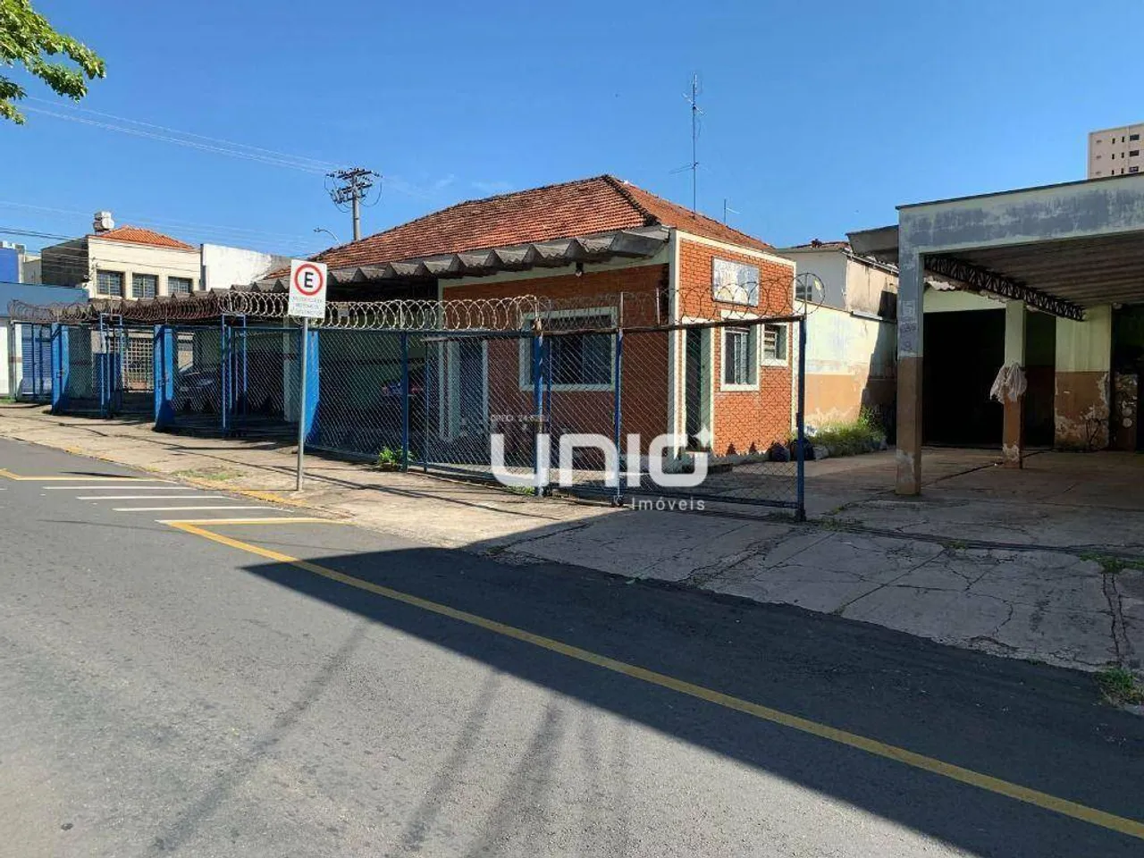 Ponto de comércio para alugar no bairro Cidade Alta em Piracicaba.