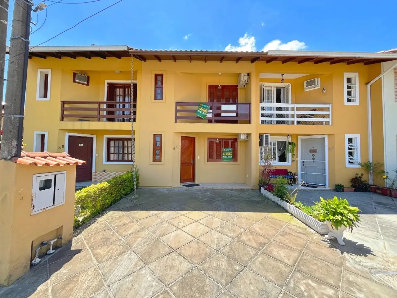 Casa em condomínio na Hípica.
