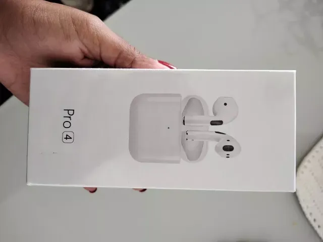 Fone PRO4-Branco TWS - Bluetooth, Estilo e Qualidade com Preço Acessível!