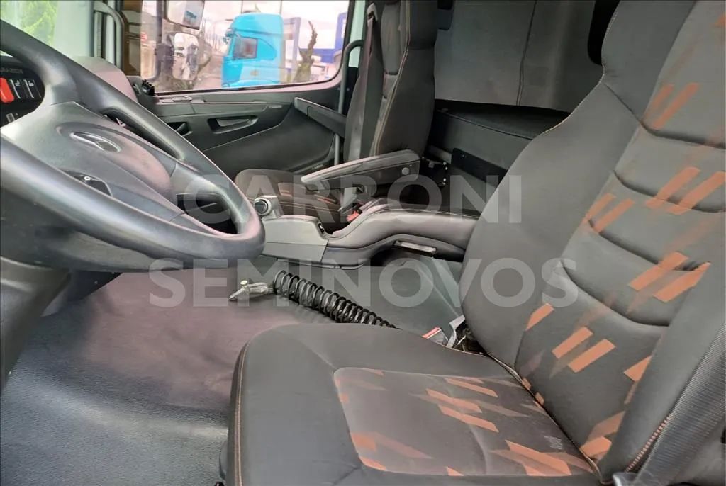 MERCEDES-BENZ AXOR 2544 LS 6X2, ANO 2019/2019 - Foto 6