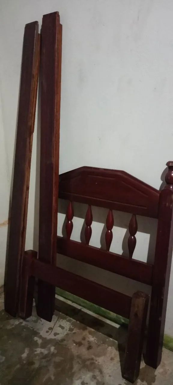 Cama de solteiro de madeira em estado razoável - Foto 3