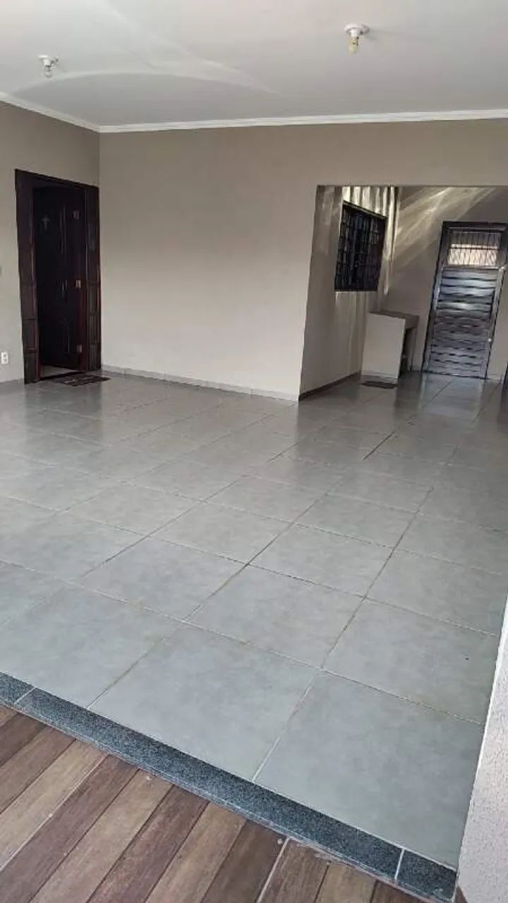 Casa Térrea com 2 Quartos e 1 suíte - Bairro Jd Leblon - Foto 2