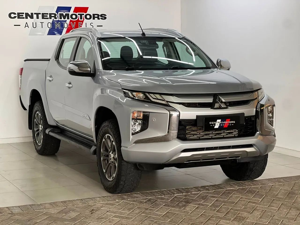 Mitsubishi Triton Triton HPE-S 2.4 CD 4x4 TB Diesel Aut. 2021