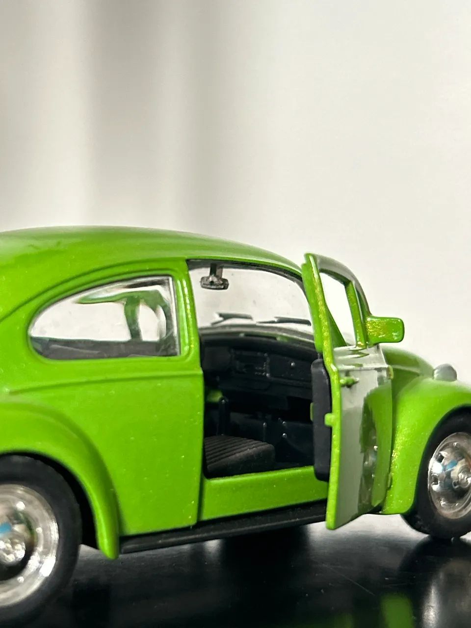 Volkswagen Beetle verde metálico - Foto 3