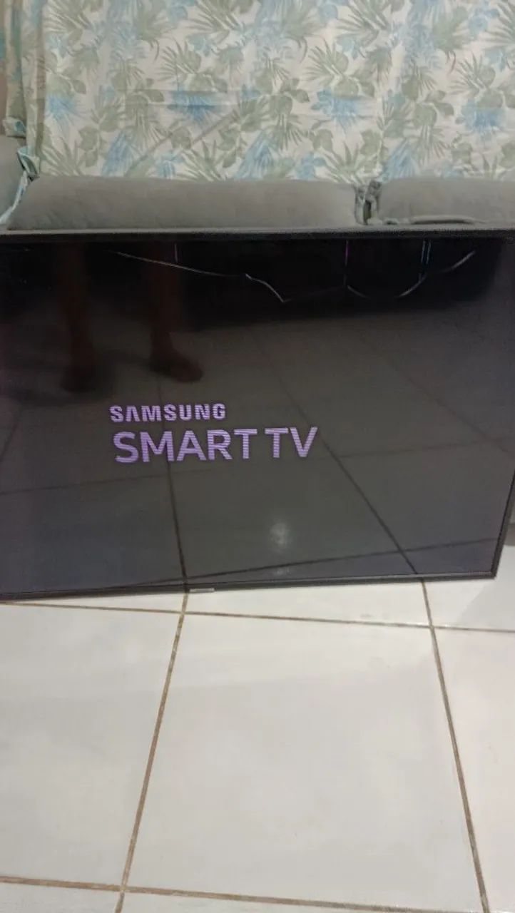 Smart tv Samsung 49 polegadas com tela quebrada  - Foto 3