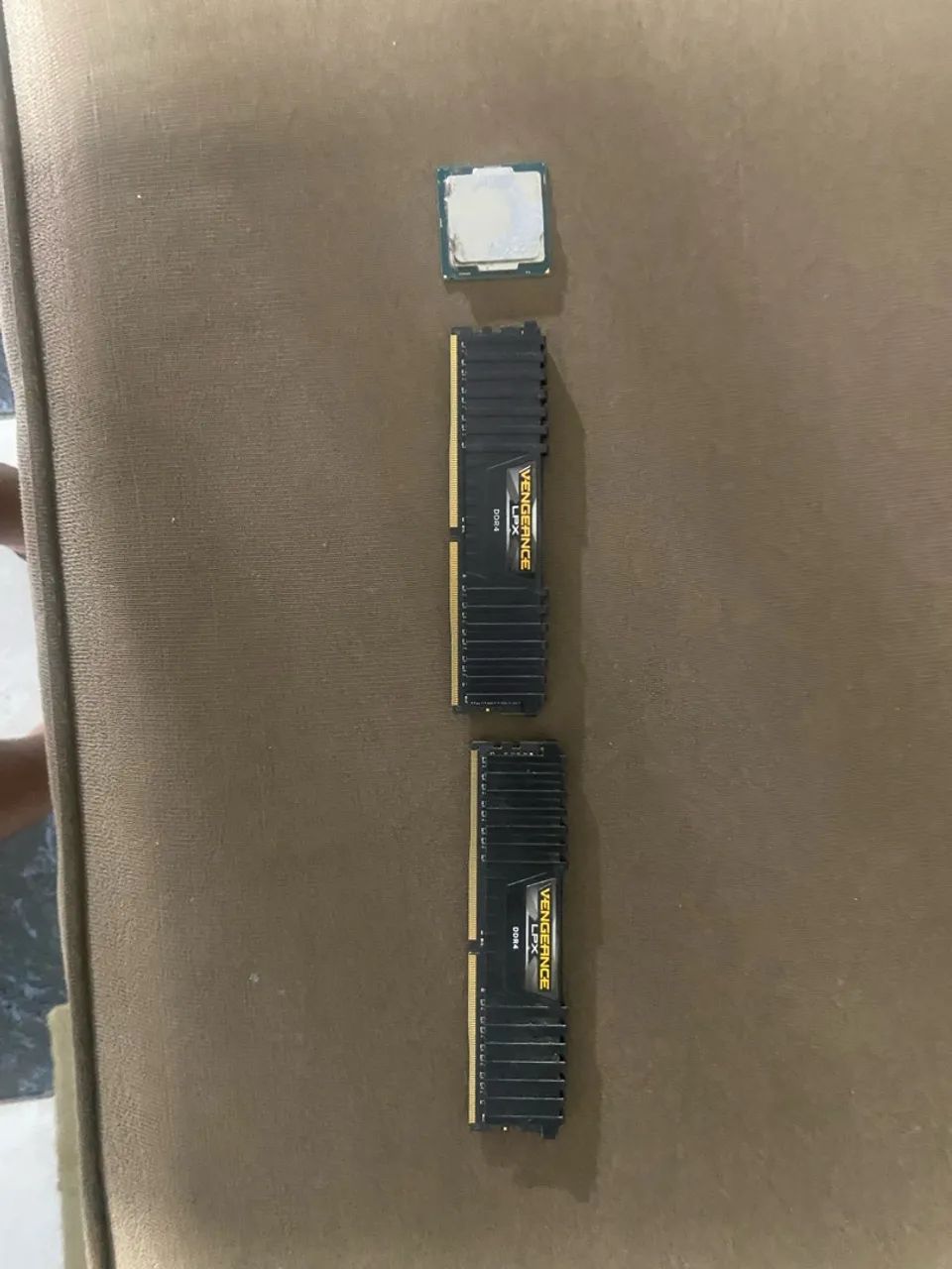 Memória RAM 8GB cada DDR4
