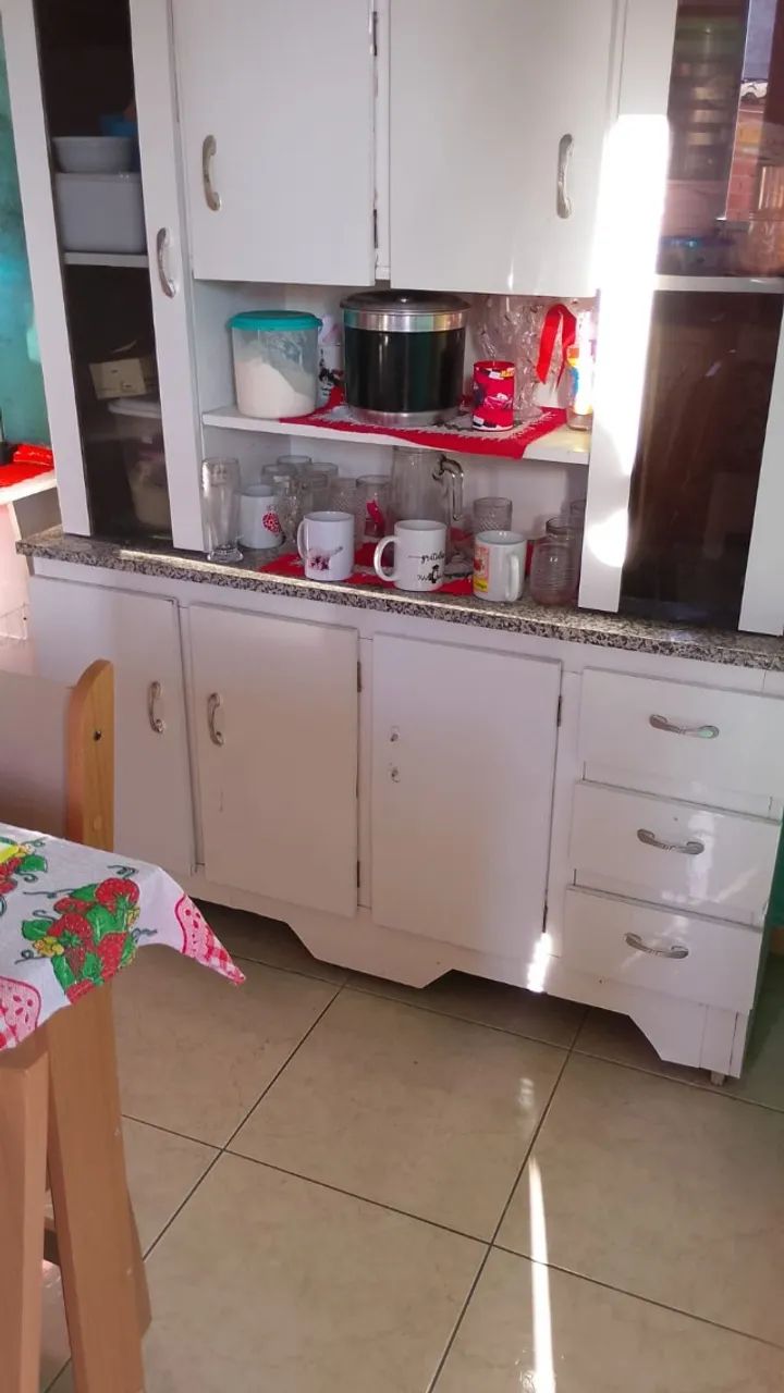 Armário de cozinha e fruteira 