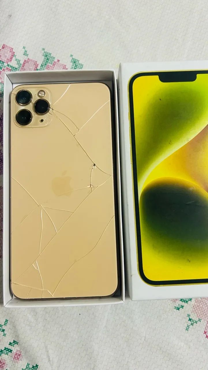 iPhone 11 Pro Max Dourado  - Foto 3