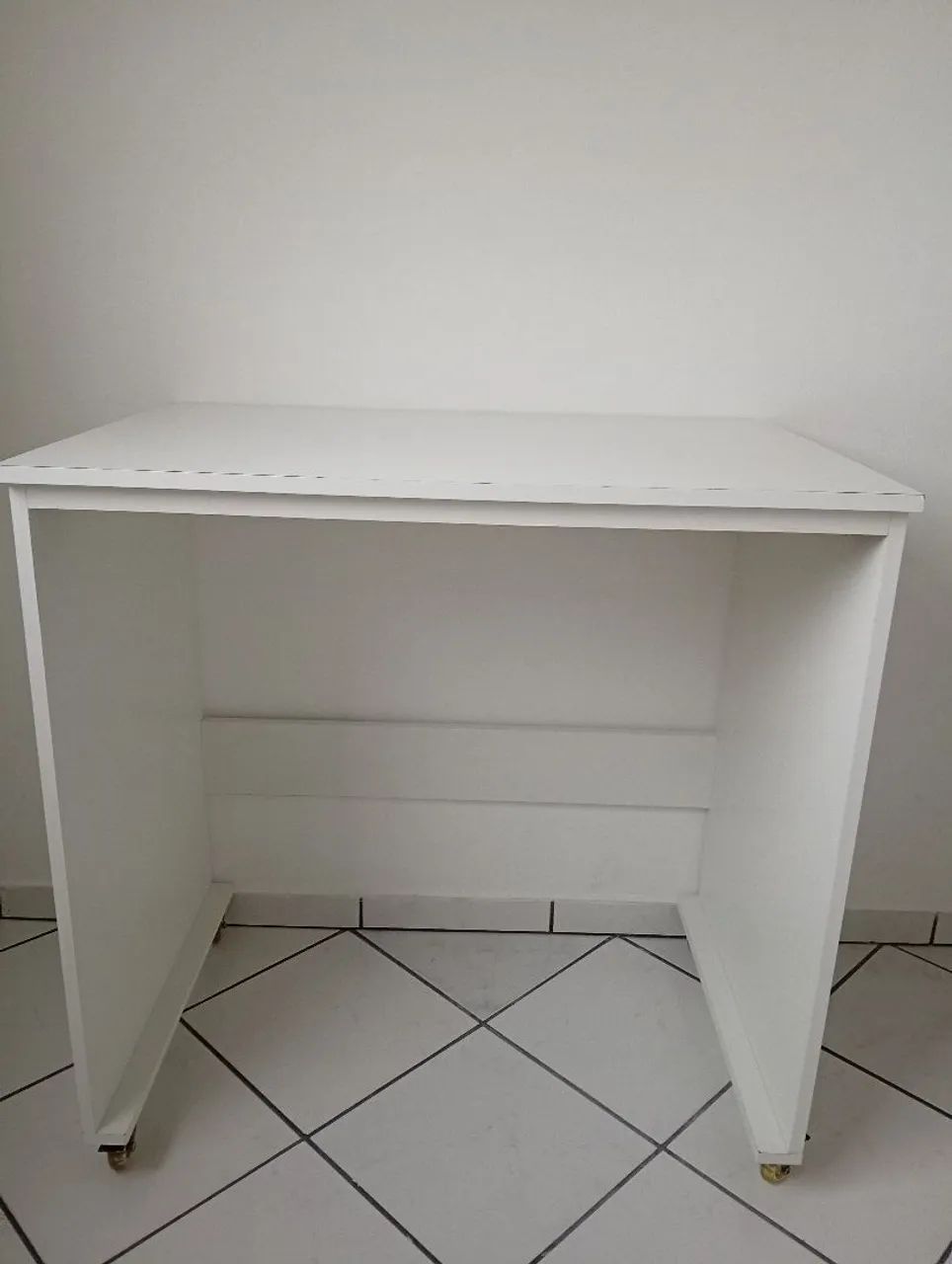 Escrivaninha em MDF - Foto 2