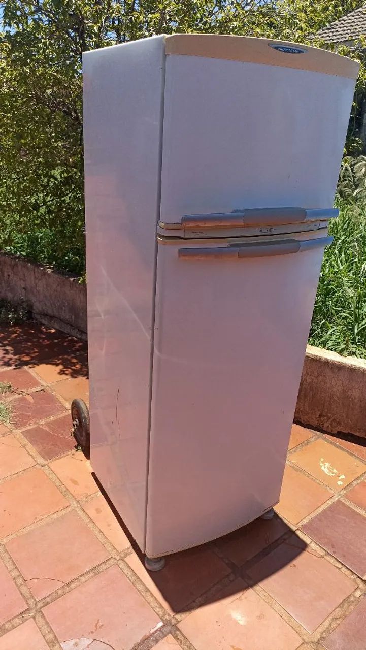 Geladeira Brastemp 340 litros Frost Free  - Foto 2