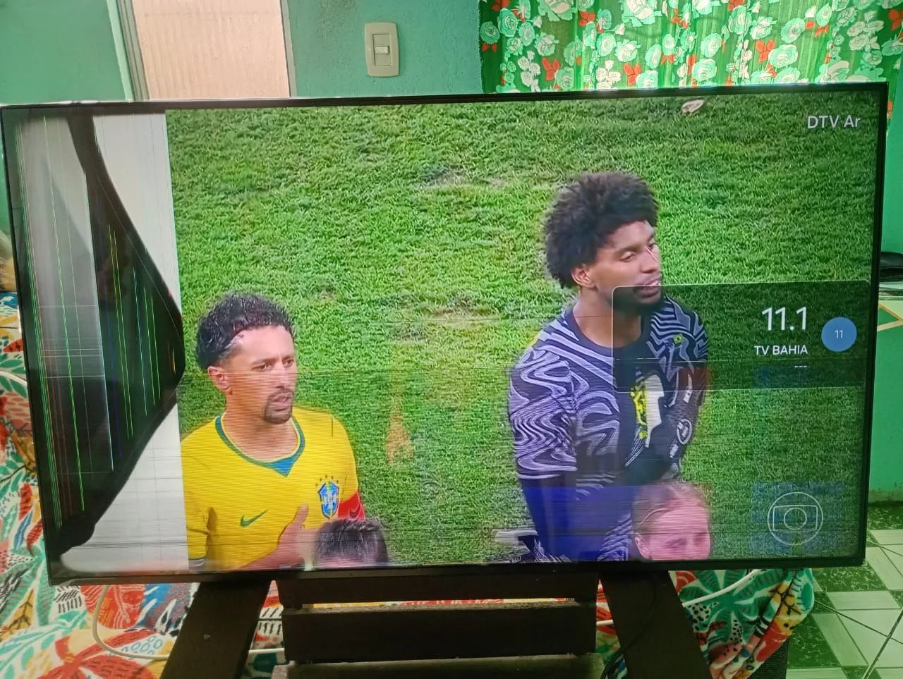 TV.  Samsung.  50.  Polegadas.  Sem.  Controle.  Leia - Foto 2