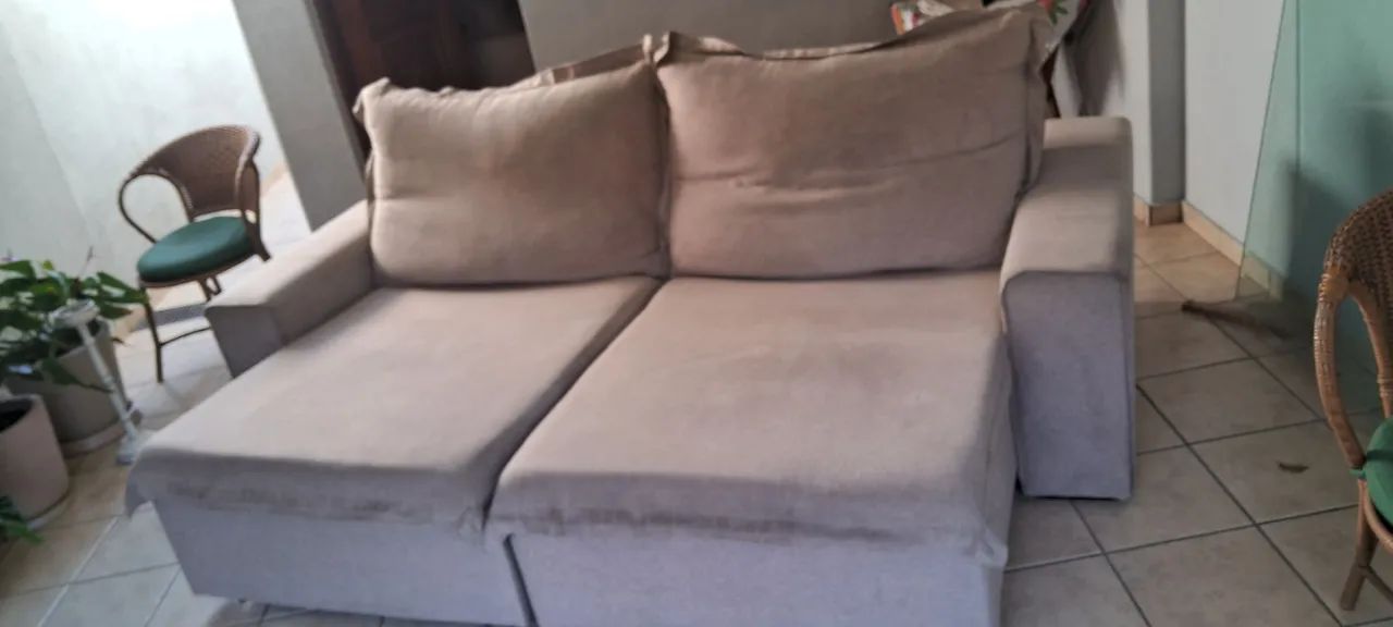 Sofa reclinável e retrátil 4 lugares ótimo estado  - Foto 2
