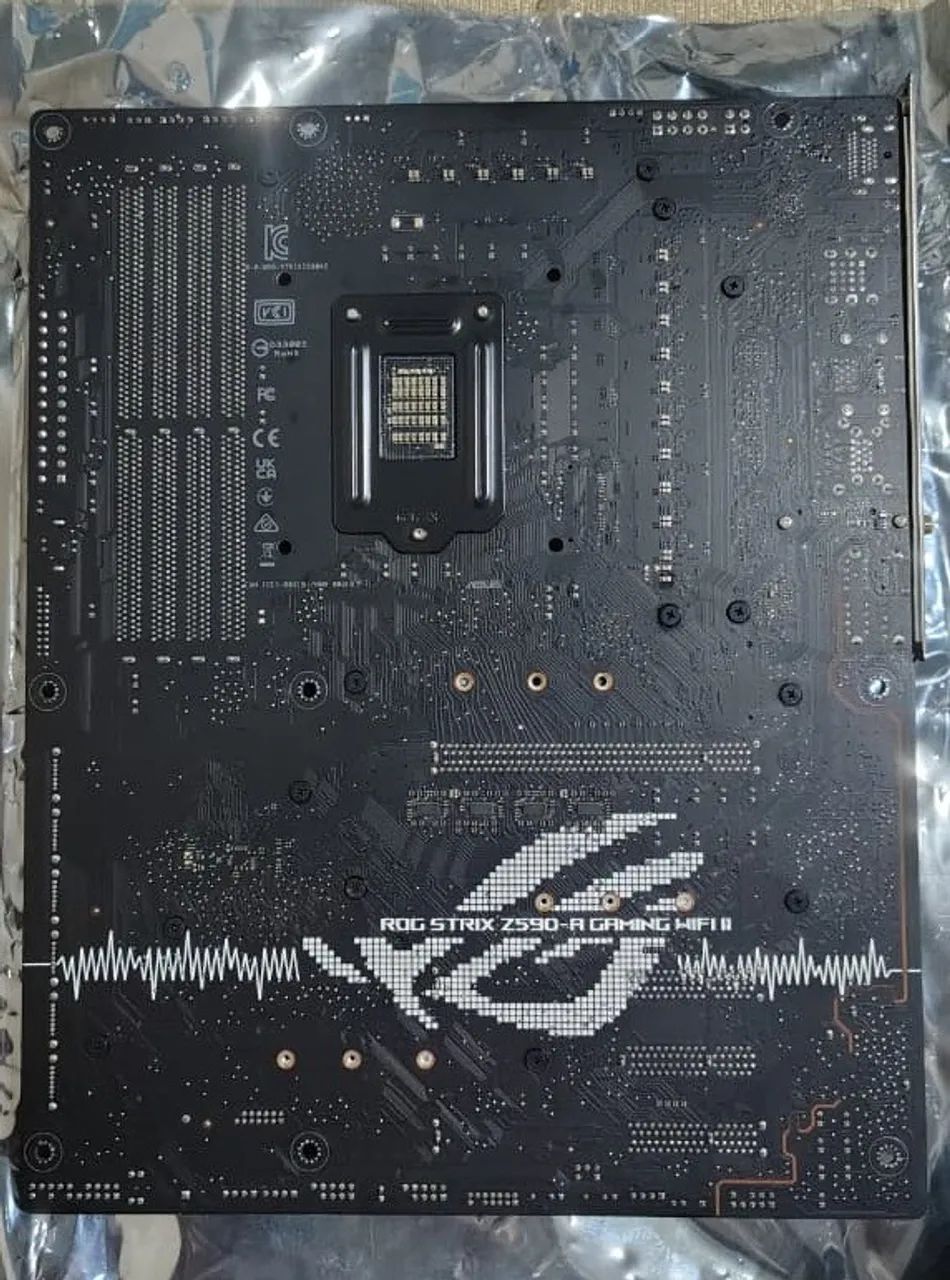 KIT LGA1200 ASUS ROG STRIX Z590-A GAMING WIFI II + I7-10700KF  - Foto 3