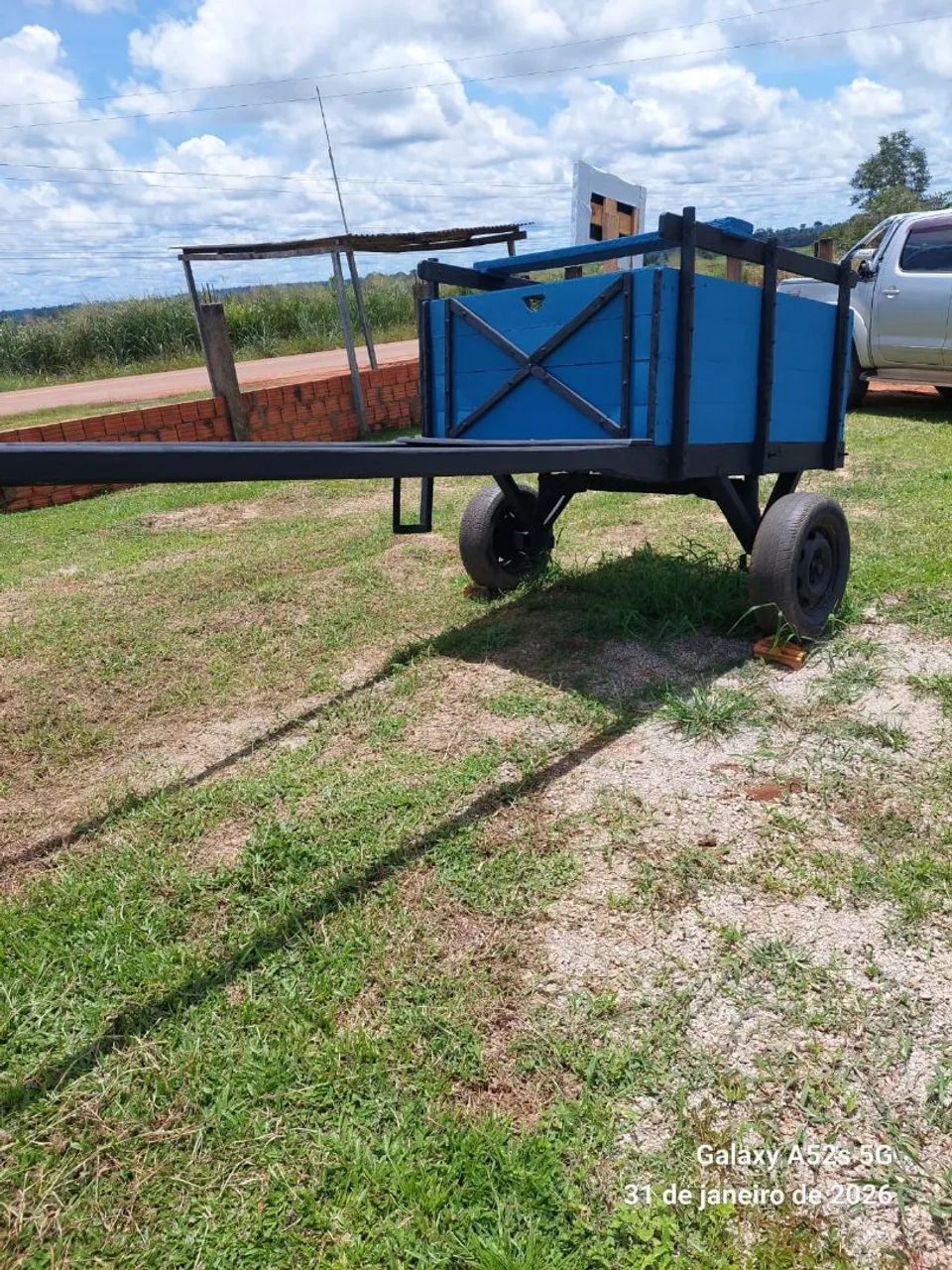 Carro de boi tipo carroça - madeira maciça - ótimo estado - Foto 5