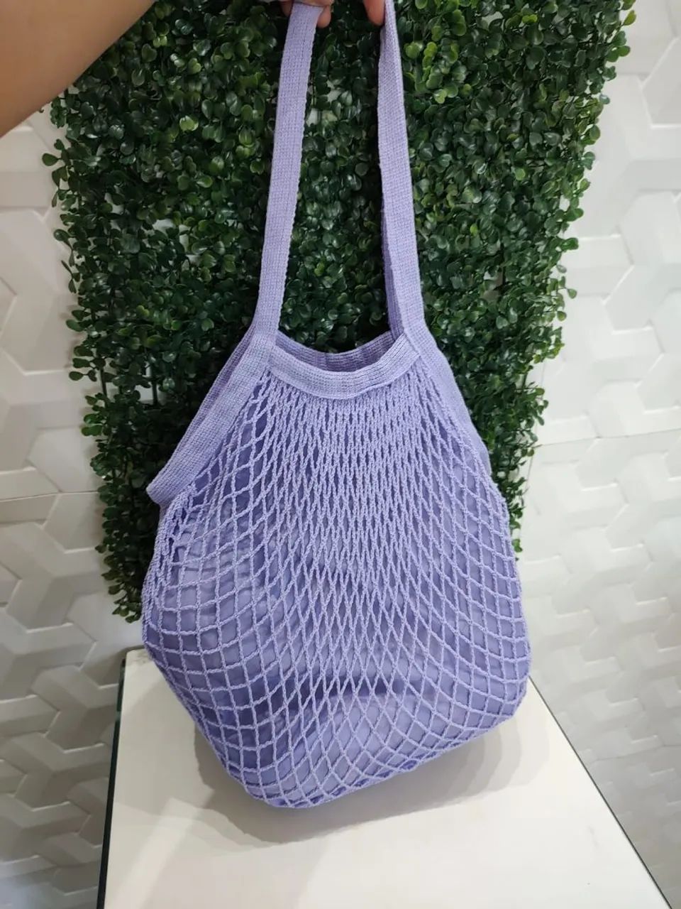 Bolsa tiracolo saco roxa de tricô tela feira praia retornável tecido lilás 