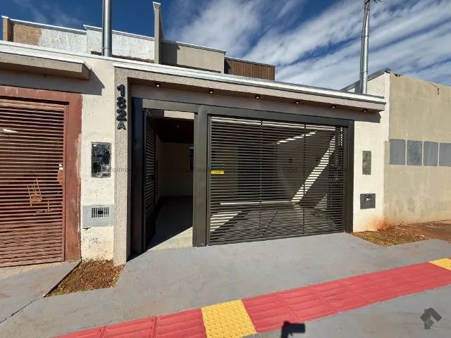 Sobrado próximo a UCDB com vaga para 02 carros, 4 quartos