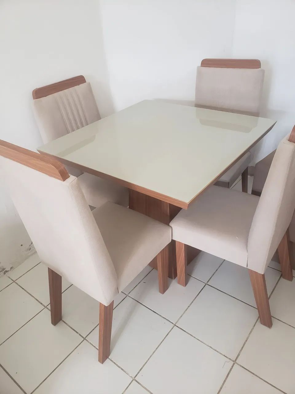VENDO UMA MESA DE JANTAR  NOVA - Foto 2