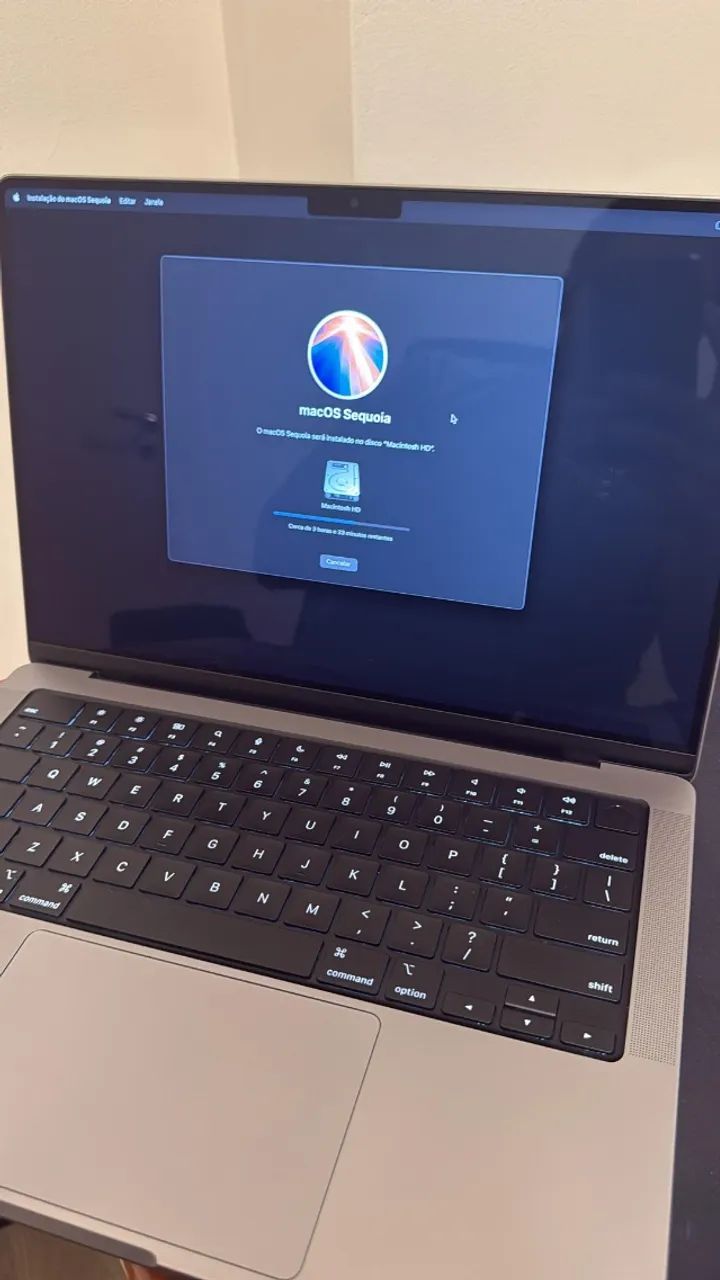 MacBook Pro 14 MacBook Pro 14