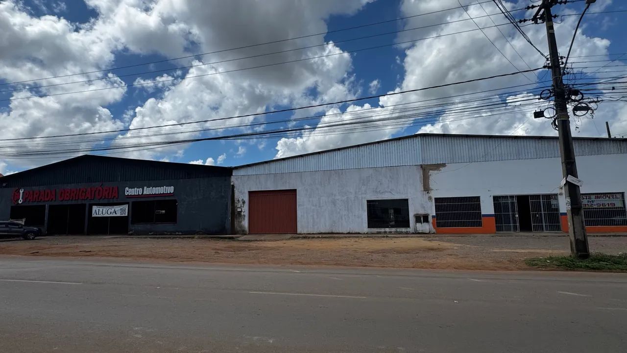 ALUGA-SE GALPÃO COMERCIAL - 1.800 m²
