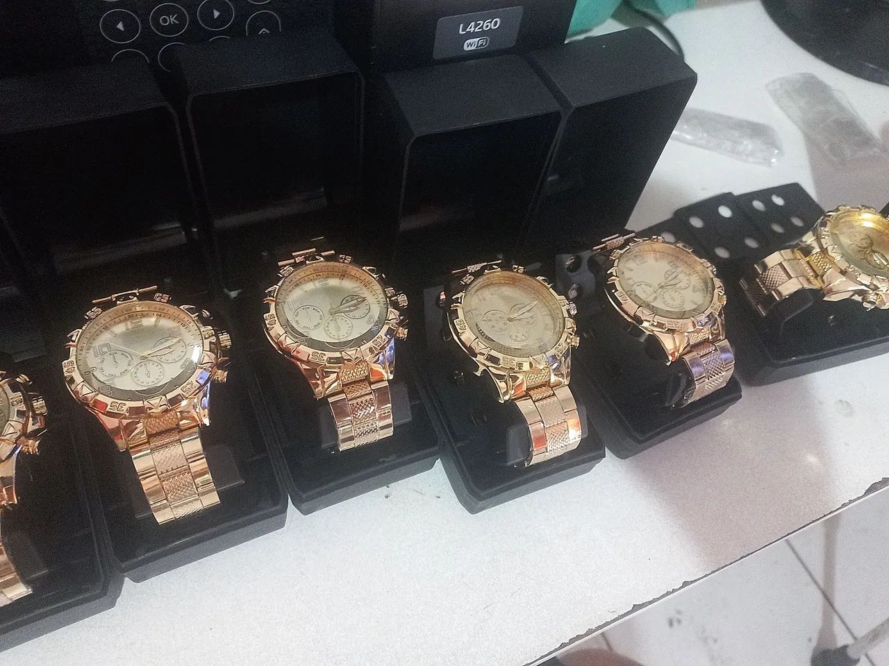 Relógios quartz cromado dourado com caixa "novo" - Foto 5