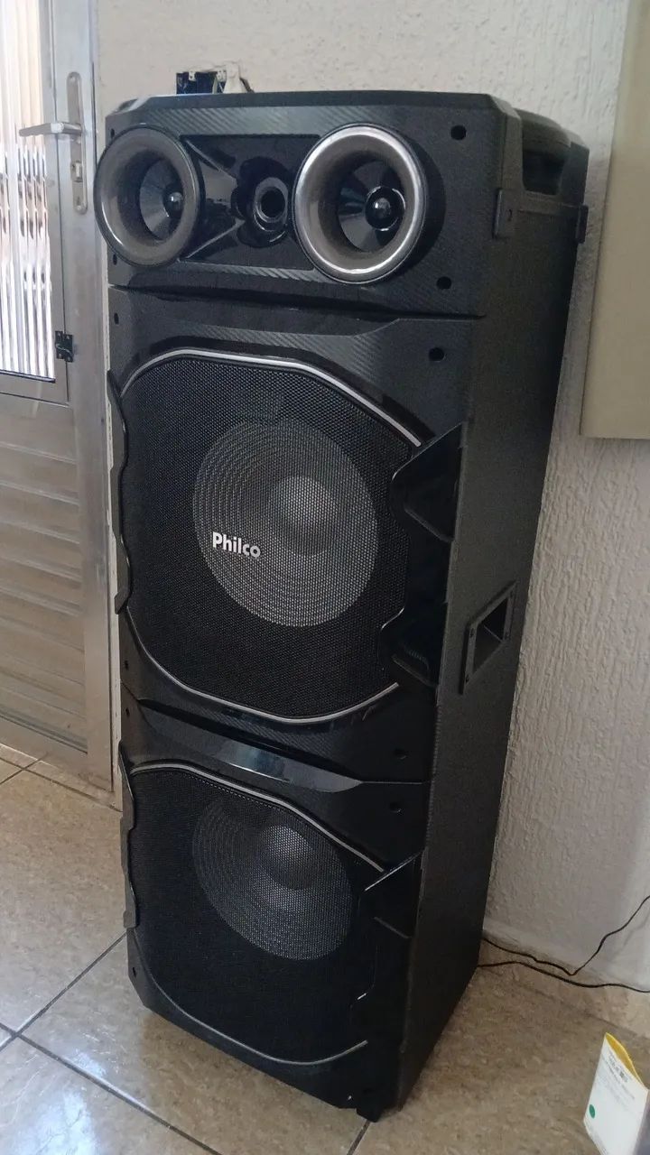 Caixa de som torre philco nova 