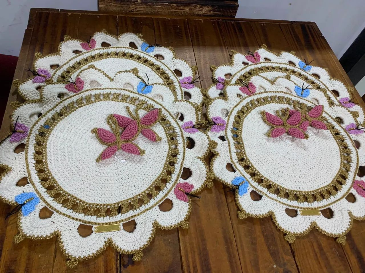 Vendo este lindo kit de mesa posta em Crochê Novos - Foto 2