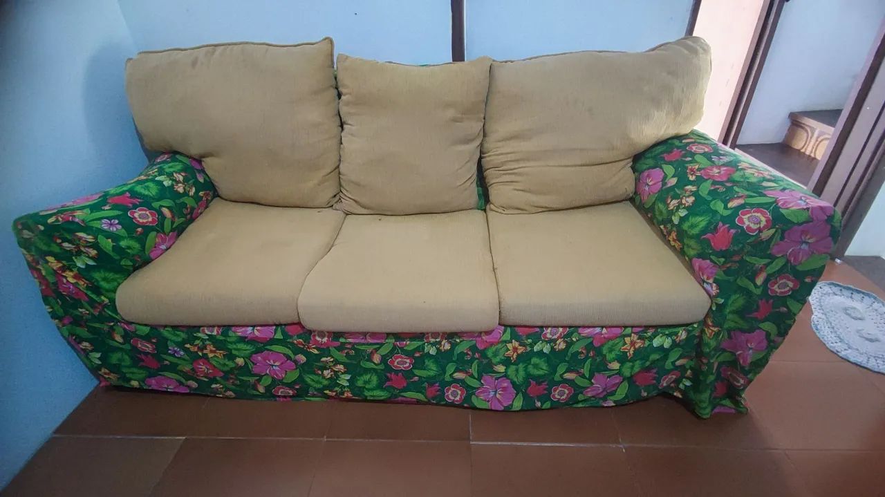Vendo sofá de 3 lugares  - Foto 2