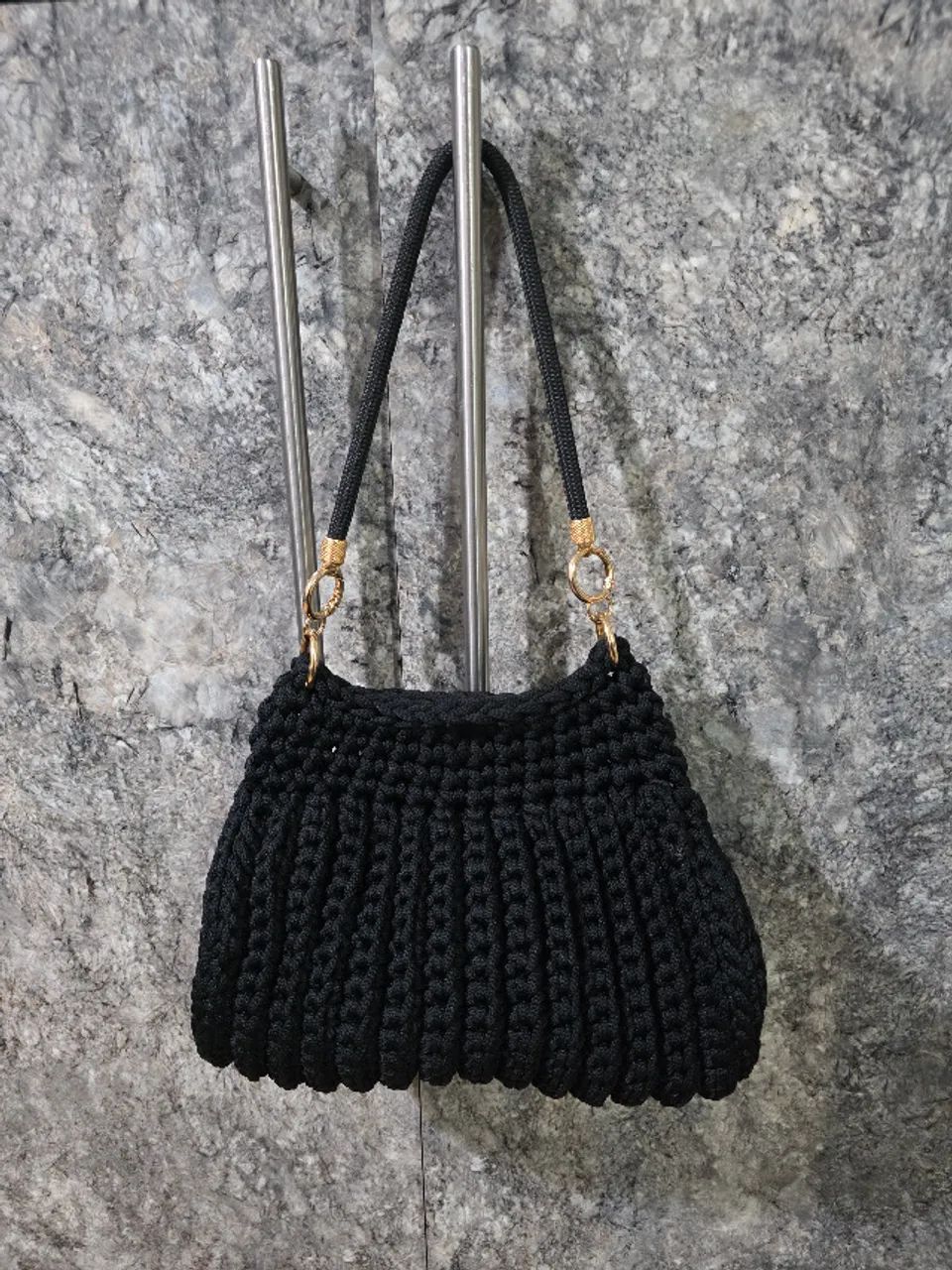 Bolsa preto e dourado croche - Foto 2