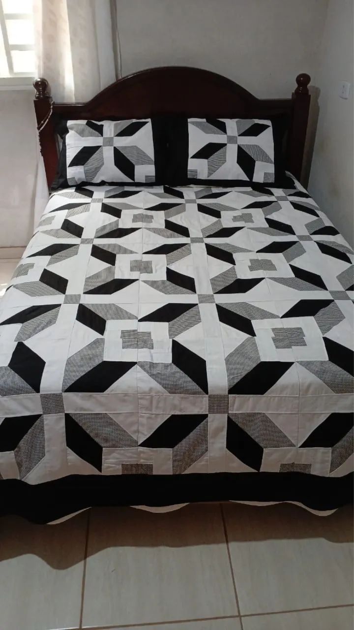 Jogo de cama casal Patchwork (colcha + 2 capas de travesseiro)