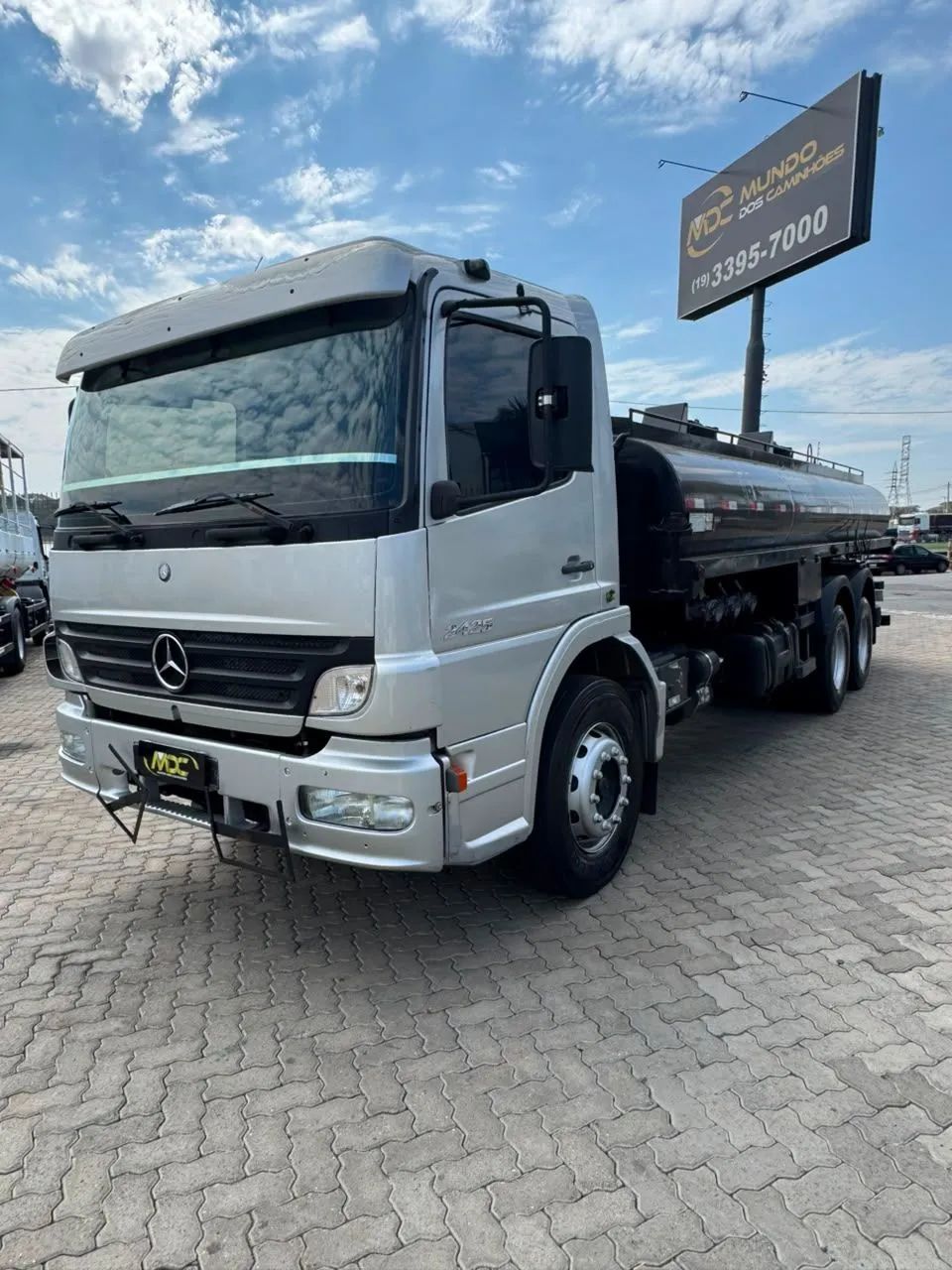 Atego 2425 3-Eixos 2p (diesel) - Foto 2