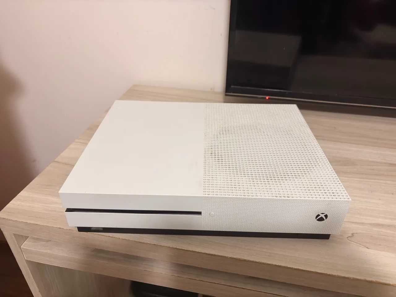 Xbox One s- 1TB + 1Controle
