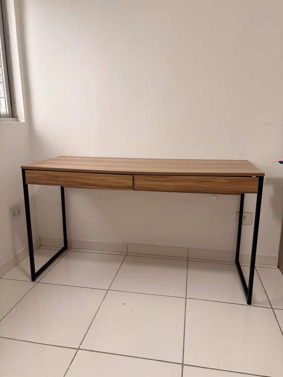 Escrivaninha 2 gavetas  