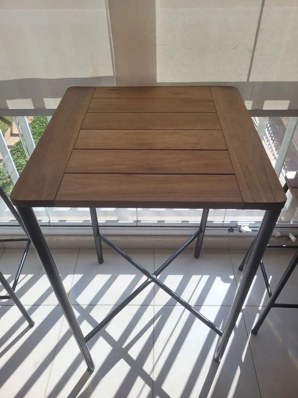 Mesa alta bistrô + 2 banquetas - Foto 2