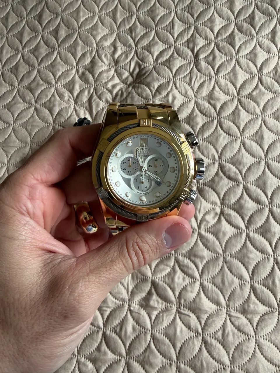Relógio invicta original Bolt Zeus dourado