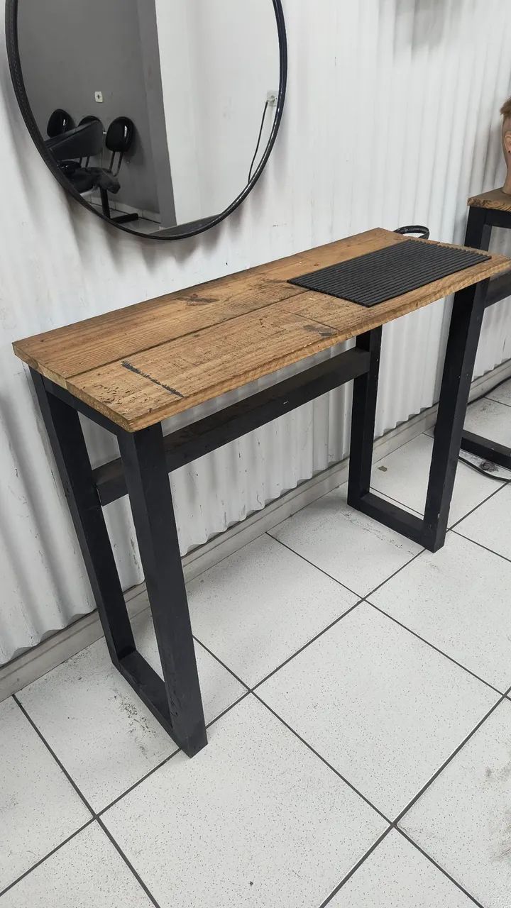Mesa Bancada de madeira rústica (ideal para barbearia) - Foto 2