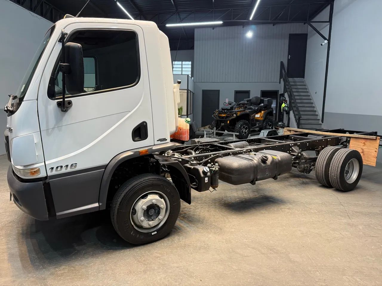 Mb 1016 Accelo apenas 21 mil km  - Foto 4