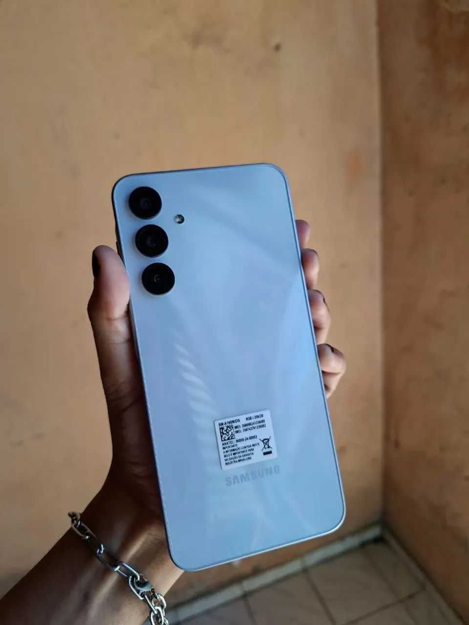Vendo um sansung a16 com caixa 