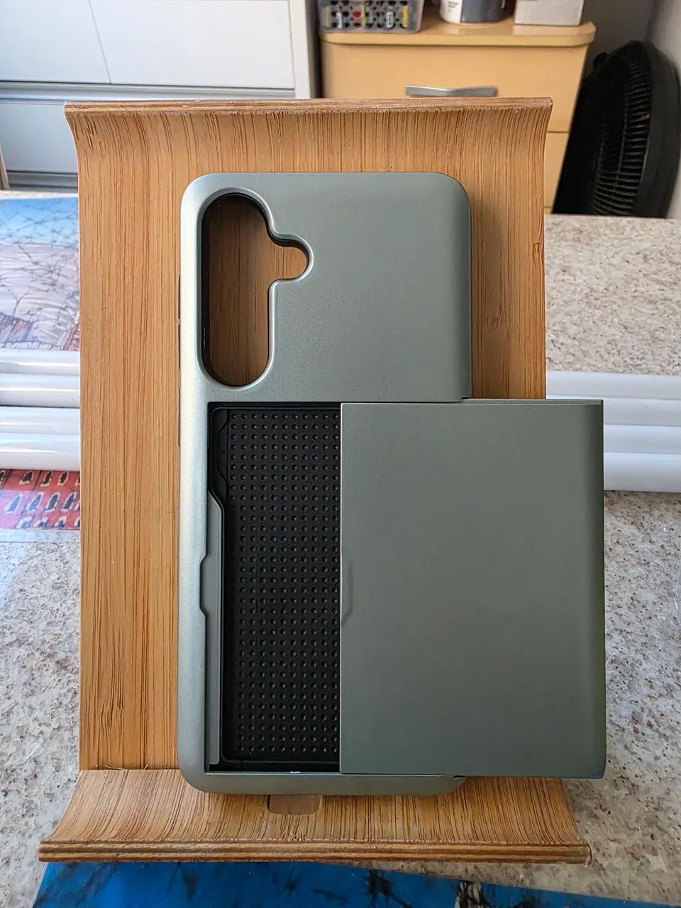 Capa de celular Galaxy S24/25 com porta-cartão embutido - Foto 5