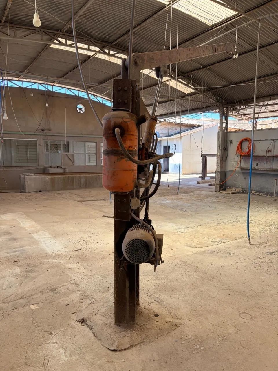 Guincho Giratório Industrial Compacto de Coluna - R$ 10.000 - Foto 6