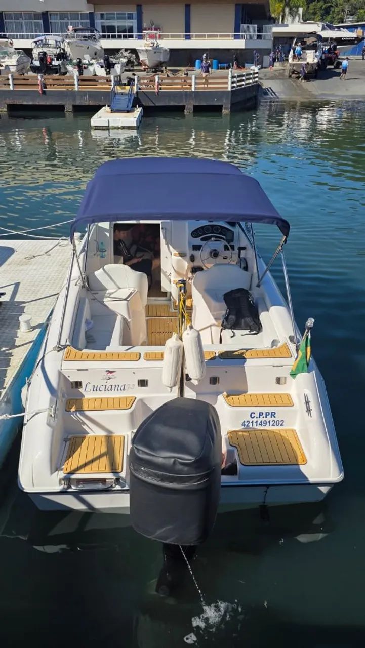 Lancha Phantom 24 pés cabinada. - Foto 4