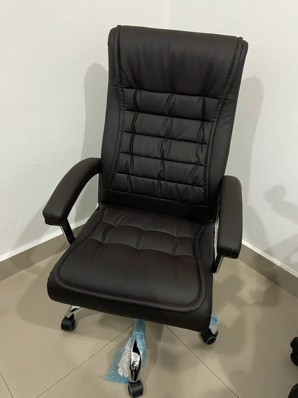 Cadeira molas ensacadas R$890,00 cada