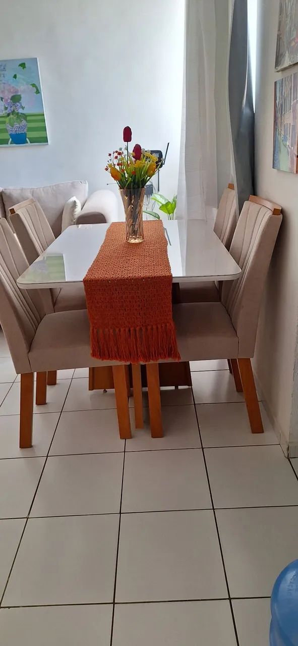 mesa de jantar com 4 cadeiras 