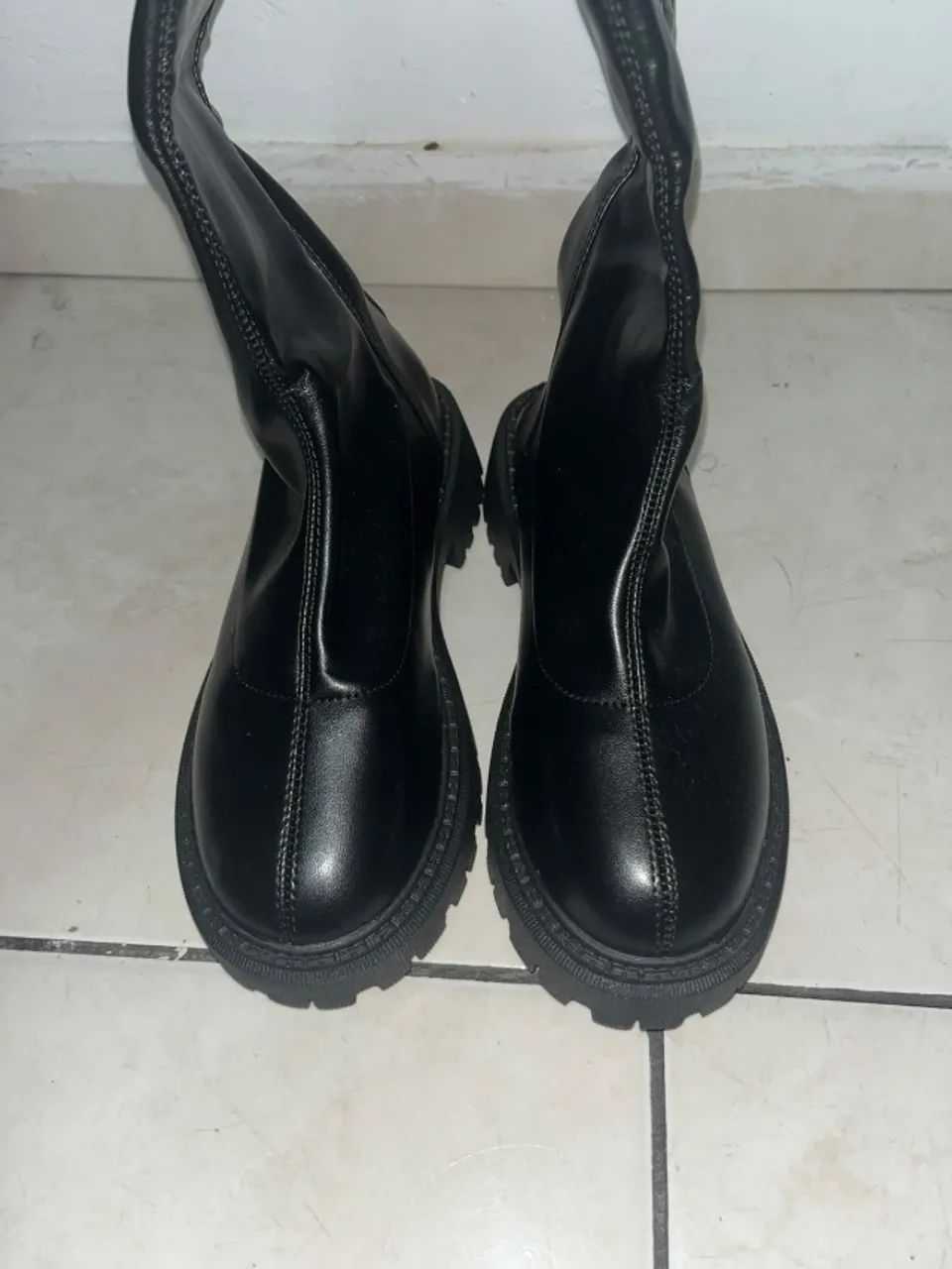 Bota de Cano Alto Preta