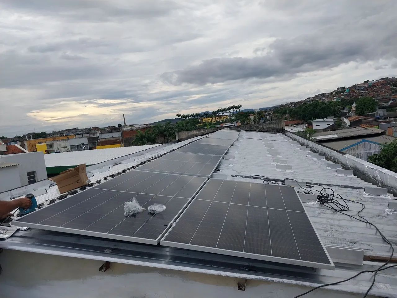 Eletricista residencia/predial/comercial em geral energia solar e etc. - Foto 4