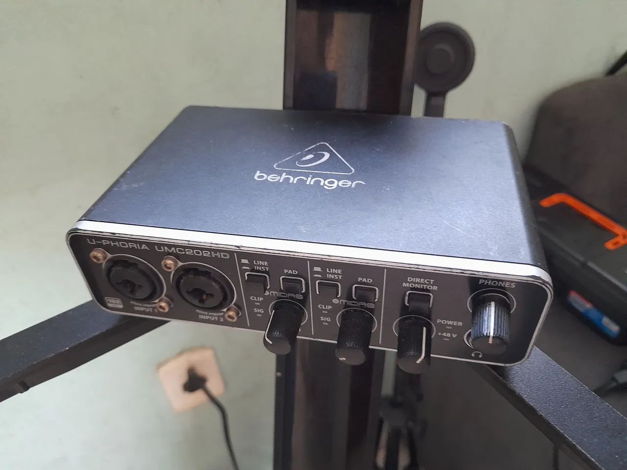 Interface de áudio Behringer UMC202HD 2 canais - Foto 2