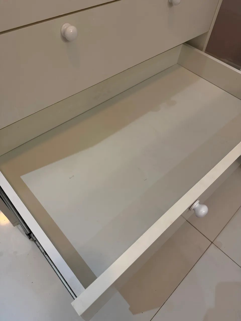 Gaveteiro branco com vidro - Usado  - Foto 4