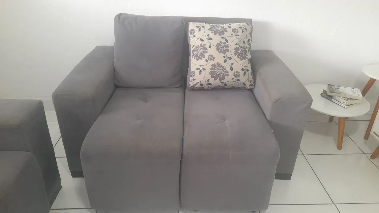 Sofa retrátil 2 lugar usado.