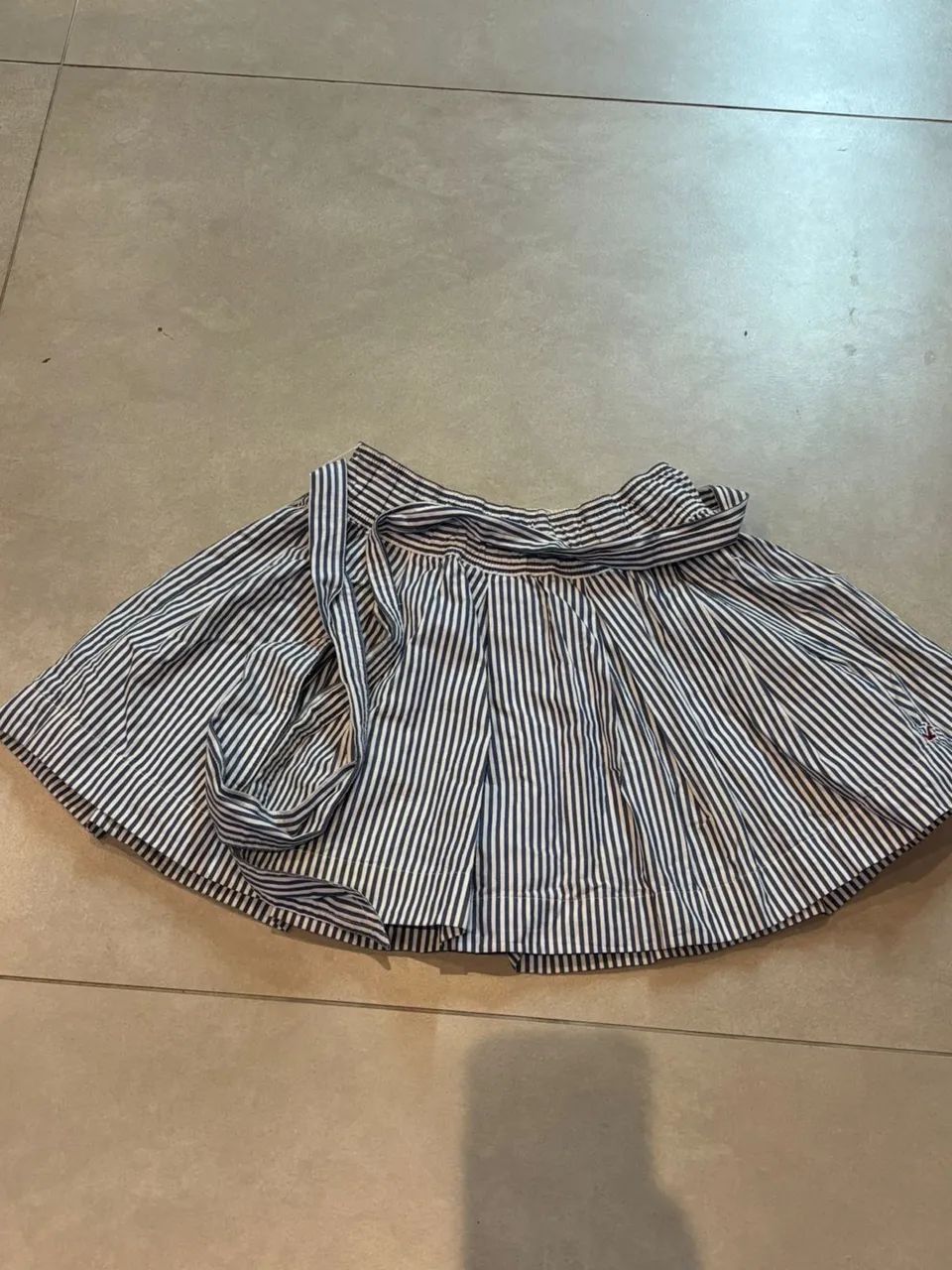 Saia Hollister - tamanho P