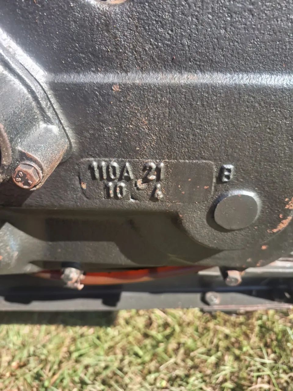 Vende-se trator Tobata Diesel com aparador de grama. - Foto 2