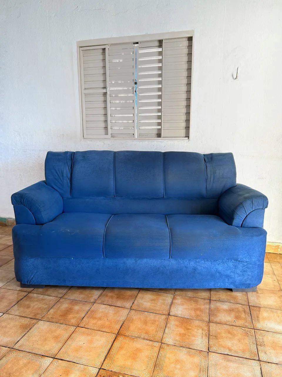 02 Sofás à venda
